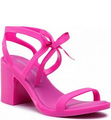 Sandały na obcasie Melissa różowe