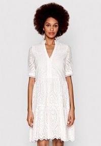 Sukienka codzienna YAS biała 