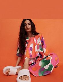 Kapcie na wyższej podeszwie Reserved beżowe damskie 7970O-01X