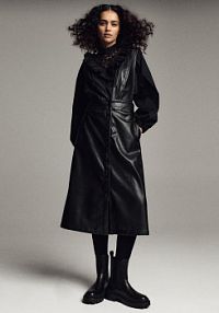 Sukienka z imitacji skóry Reserved czarna 1518N-99X