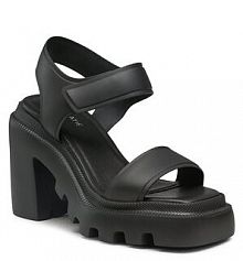 Sandały na obcasie Vic Matié czarne