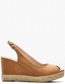 Czółenka na koturnie  Bonprix