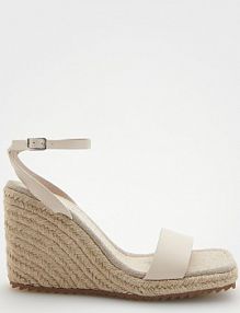 Sandały na koturnie Reserved białe damskie 7849S-01X