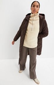 Długi płaszcz pikowany z kapturem  damski Bonprix