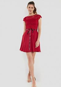 Sukienka koktajlowa Swing czerwona 77760510  Regular Fit