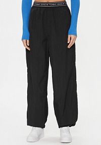 Spodnie dresowe Tommy Jeans czarne damskie 