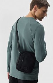 Saszetka na ramię czarna 4F damska 4FWSS24APOUU059-20S