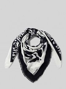 Chusta z mieszanki wiskozy s.Oliver RED LABEL niebieska EAN 2144888