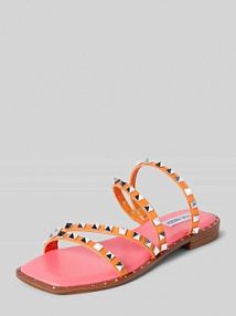 Klapki z nitami model SKYLER Steve Madden pomarańczowe EAN SM11001773