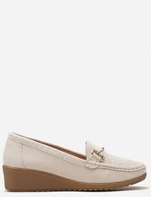 Beżowe półbuty w Stylu Mokasynów na Koturnie z Ozdobną Metalową Klamrą Tirensa Renee damskie