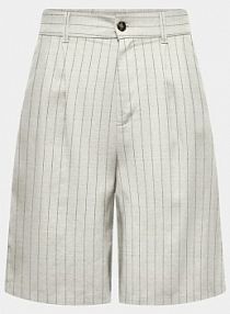 Szorty ONLY białe damskie Bermudy Caro 15278792  Loose Fit