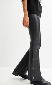 Spodnie dzwony ze sztucznej skóry, z ozdobnymi guzikami  Bonprix