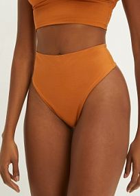 Stringi z wysoką talią, z połyskującego materiału (2 pary)  Bonprix