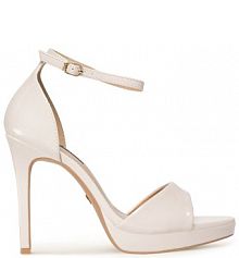 Sandały na obcasie Nine West białe