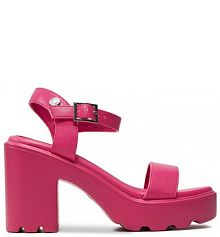 Sandały na obcasie Refresh różowe