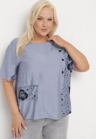 Niebieska bluzka z Bawełny z Krótkim Rękawem Ozdobiona Guzikami i Kieszenią z Klapą Ursilla Born2Be damska