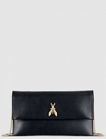 Skórzana kopertówka Fly z łańcuszkiem czarna PATRIZIA PEPE