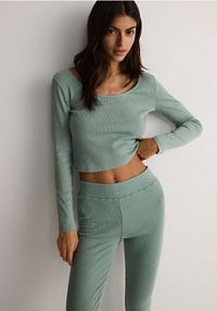 Góra od piżamy Reserved oliwkowa damska 1761Y-81X