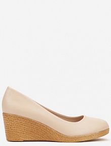 Beżowe półbuty ze Skórzaną Wkładką na Koturnie Ozdobionym Plecionką Terionnas Renee damskie