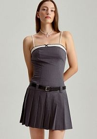 Szara sukienka mini z plisami i wzorem House 346BZ-ST1