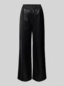 Spodnie typu track pants o kroju baggy fit z imitacji skóry Karo Kauer czarna EAN 3502900524