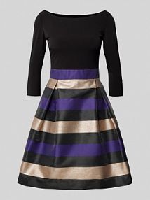 Sukienka koktajlowa o długości do kolan z efektowną przędzą Swing czerwona EAN 5AE03000