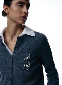 Posrebrzana broszka z zawieszkami Reserved srebrna 054DV-SLV