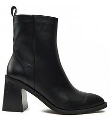 Botki na obcasie R.Polański czarne