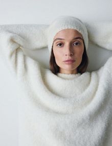 Czapka beanie z domieszką alpaki Reserved biała damska 939BC-01X
