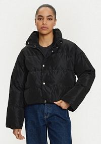 Kurtka puchowa Converse czarna damska Super Puffer 10026797-A01  Relaxed Fit