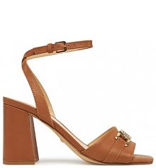 Sandały na obcasie Guess brązowe