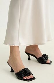 Klapki eleganckie Answear.LAB  czarne 20061.