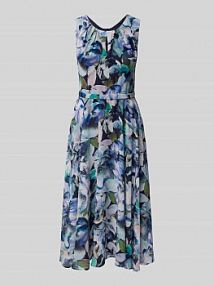 Sukienka koktajlowa z okrągłym dekoltem Vera Mont niebieska EAN 3364800