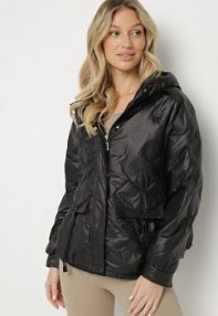 Czarna kurtka Pikowana w Stylu Cargo o Krótszym Fasonie z Kapturem Varedia bh forever damska