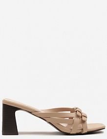 Beżowe klapki na Słupku Ozdobione Klamrami i Paskami Yasfia cink me