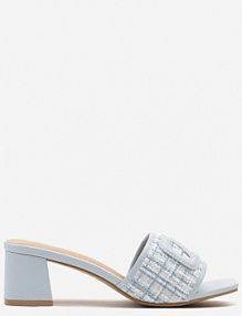 Niebieskie klapki na Słupku z Tweedową Cholewką i Aplikacją Sesamoria gowin