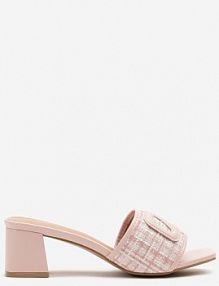 Różowe klapki na Słupku z Tweedową Cholewką i Aplikacją Sesamoria gowin