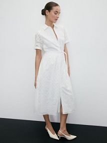Koszulowa sukienka z ażurowym wzorem Reserved biała 5135V-00X