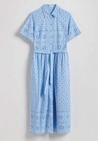 Koszulowa sukienka z ażurowym wzorem Reserved niebieska 5135V-50X
