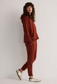 Spodnie jogger z wiązaniem w pasie Reserved czerwone damskie 8171B-83X