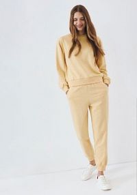 Spodnie dresowe jogger z bawełną Reserved beżowe damskie 8512B-02X