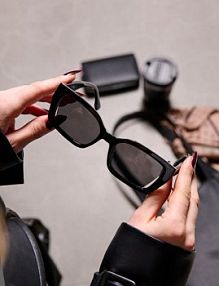 Okulary przeciwsłoneczne prostokątne Sinsay czarne damskie 353DR-99X