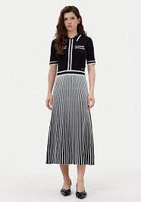 Sukienka dzianinowa KARL LAGERFELD czarna 