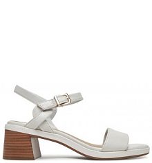 Sandały na obcasie Clarks białe