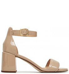 Sandały na obcasie Clarks beżowe