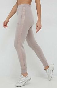 Spodnie dresowe Guess  fioletowe damskie V2YB18.K7UW2