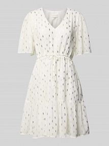 Sukienka o długości do kolan z dekoltem w serek Apricot biała EAN 786042