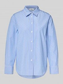 Bluzka koszulowa o kroju regular fit dodatkiem bawełny s.Oliver RED LABEL niebieska damska EAN 2170021