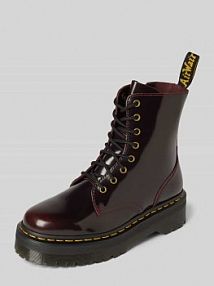 Kozaki sznurowane z naszywką z logo model Jadon Dr. Martens czerwone damskie EAN 24764600.
