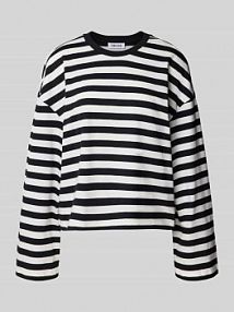 Bluzka o kroju relaxed fit z długim rękawem i okrągłym dekoltem model Delfia EDITED czarna damska EAN EDT7935001